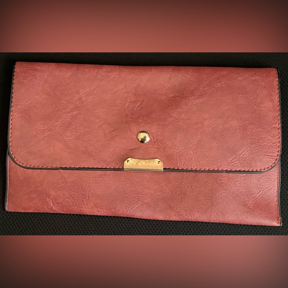 NIP Red 3 Piece Purse Set - Large Purse, Clutch, Credit Card Holder - Picture 7 of 10